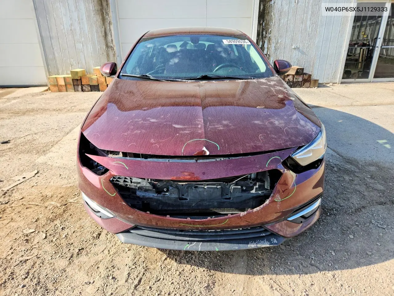 2018 Buick Regal Essence VIN: W04GP6SX5J1129333 Lot: 58909036