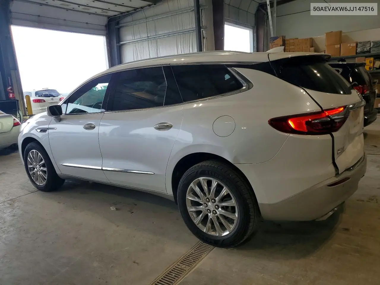 5GAEVAKW6JJ147516 2018 Buick Enclave Essence
