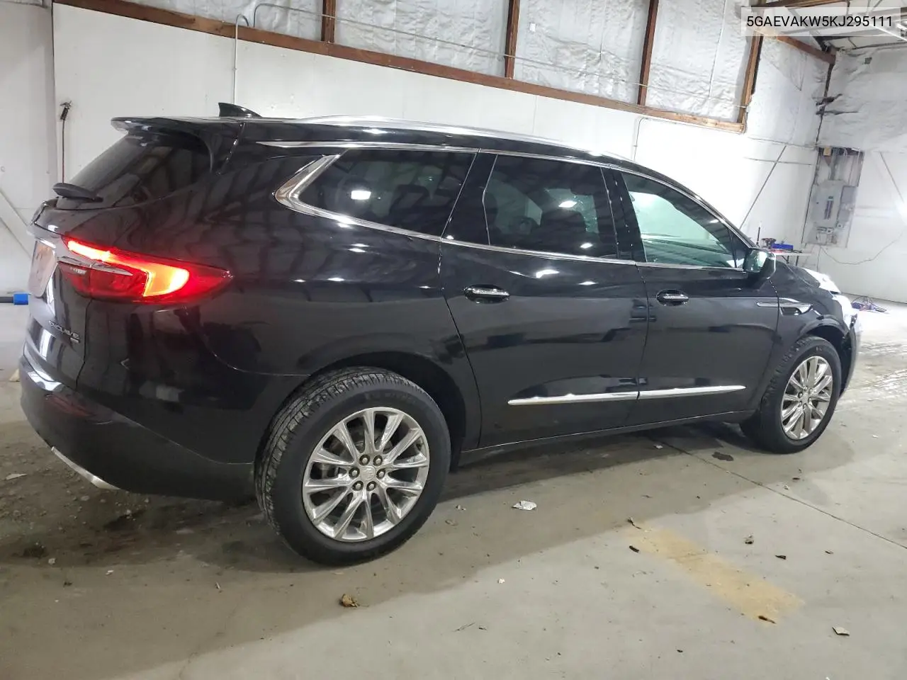 5GAEVAKW5KJ295111 2019 Buick Enclave Essence