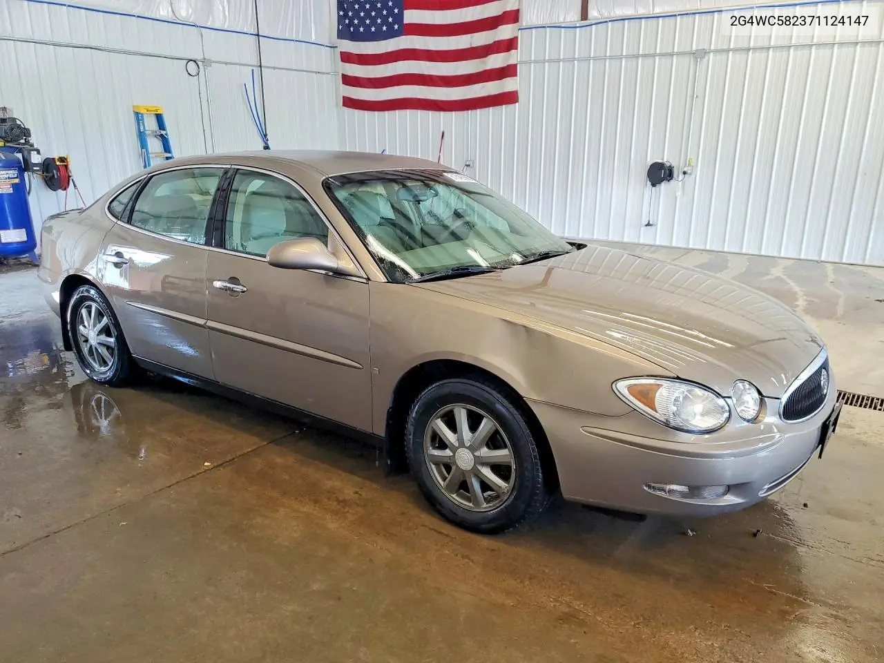 2007 Buick Lacrosse Cx VIN: 2G4WC582371124147 Lot: 61846096