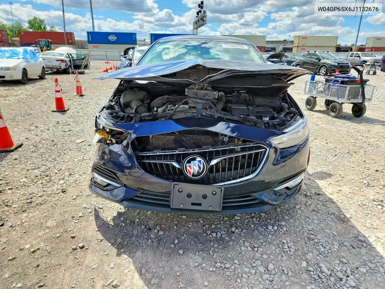 2018 Buick Regal Essence VIN: W04GP6SX6J1132676 Lot: 57320656