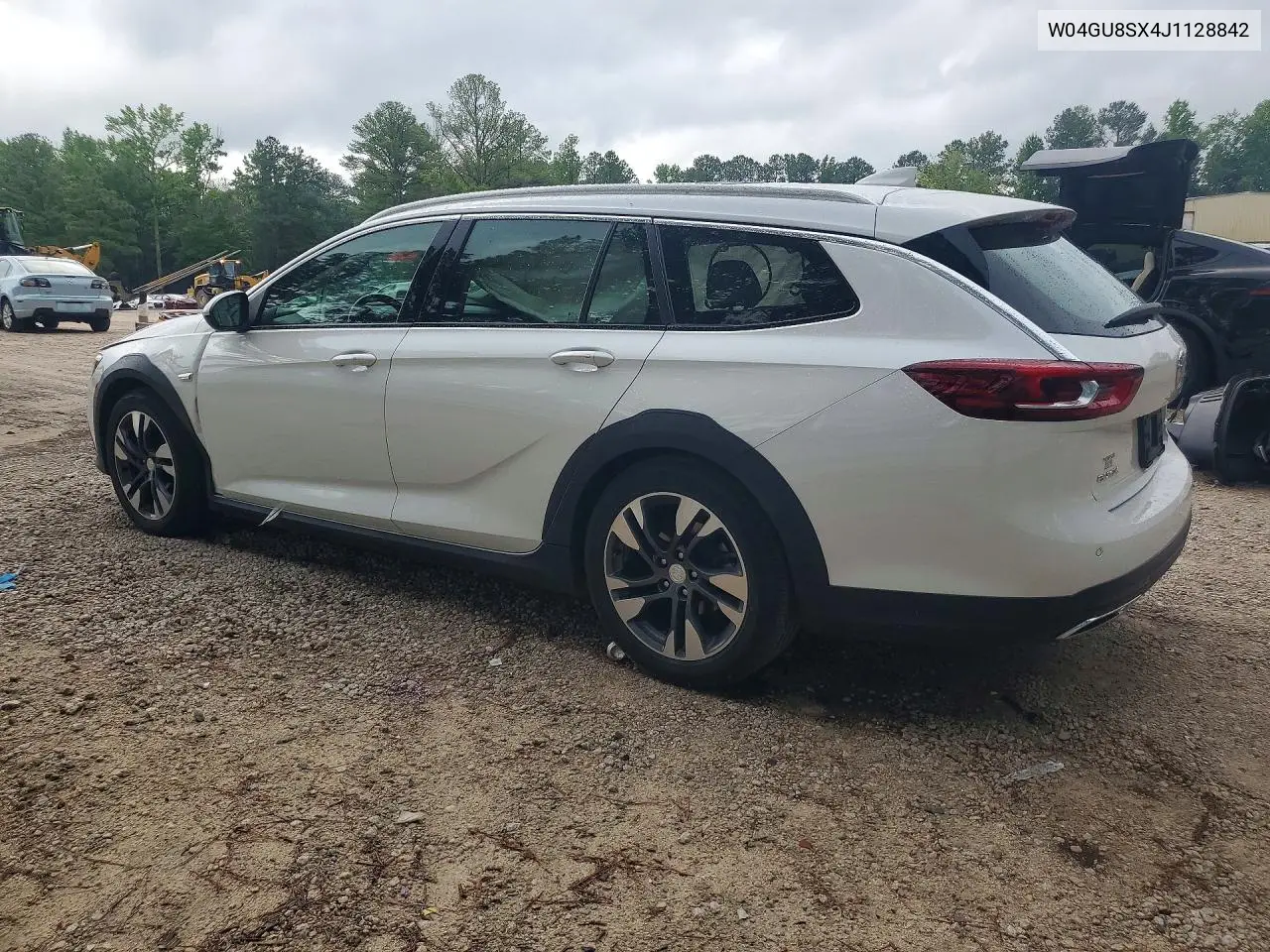 2018 Buick Regal Tourx Preferred VIN: W04GU8SX4J1128842 Lot: 58772046