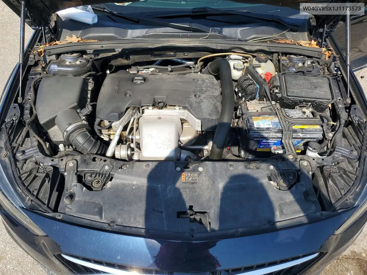 2018 Buick Regal Tourx Essence VIN: W04GV8SX1J1173573 Lot: 59292486