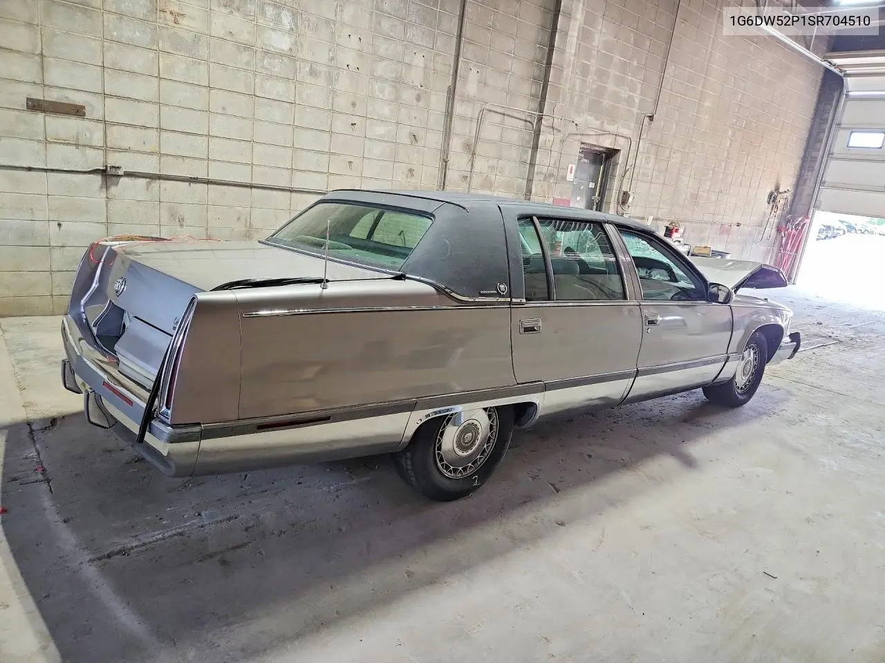 1995 Cadillac Fleetwood Base VIN: 1G6DW52P1SR704510 Lot: 55937606