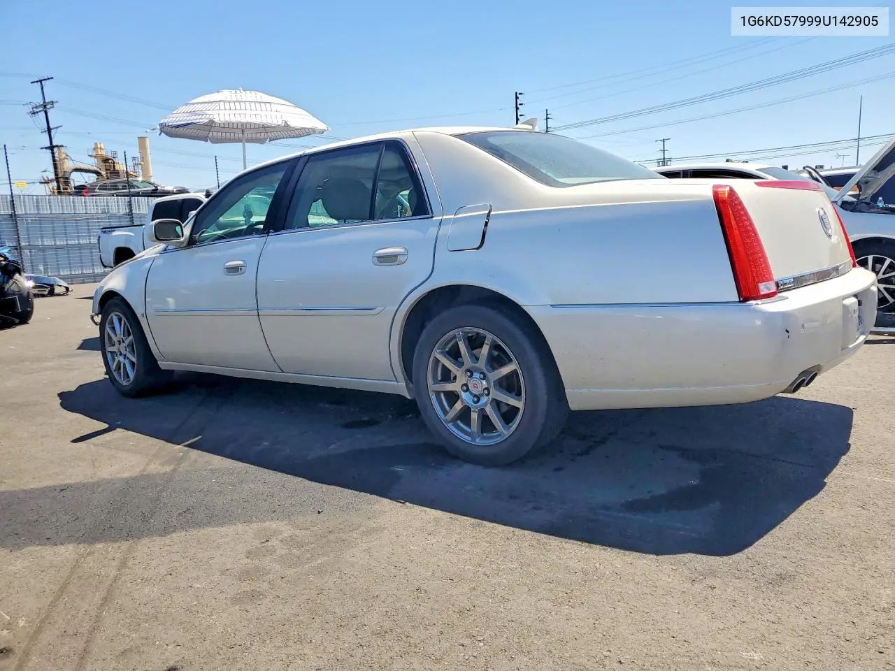 2009 Cadillac Dts VIN: 1G6KD57999U142905 Lot: 53240616