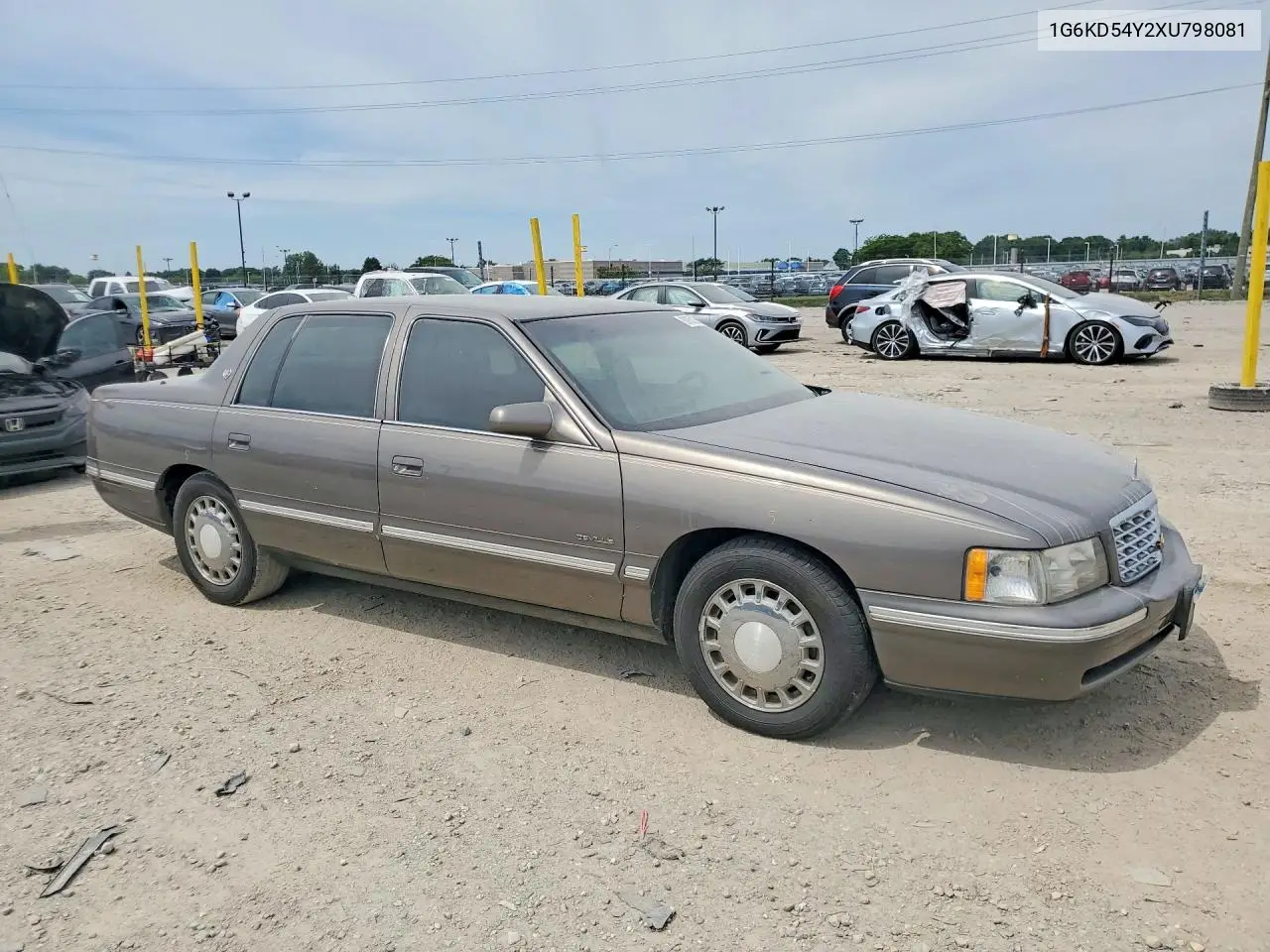 1999 Cadillac Deville VIN: 1G6KD54Y2XU798081 Lot: 60058256