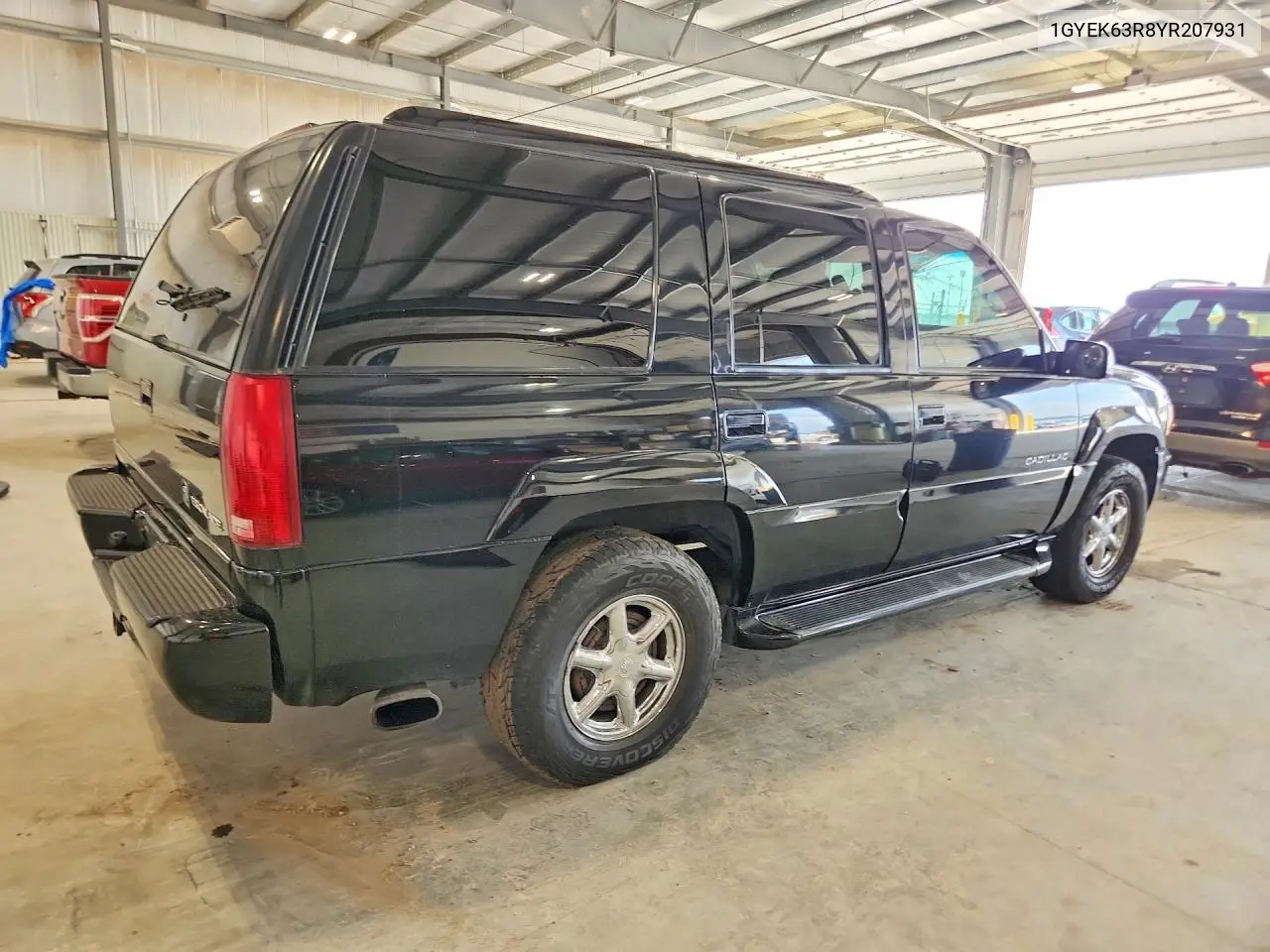 2000 Cadillac Escalade Luxury VIN: 1GYEK63R8YR207931 Lot: 59744446