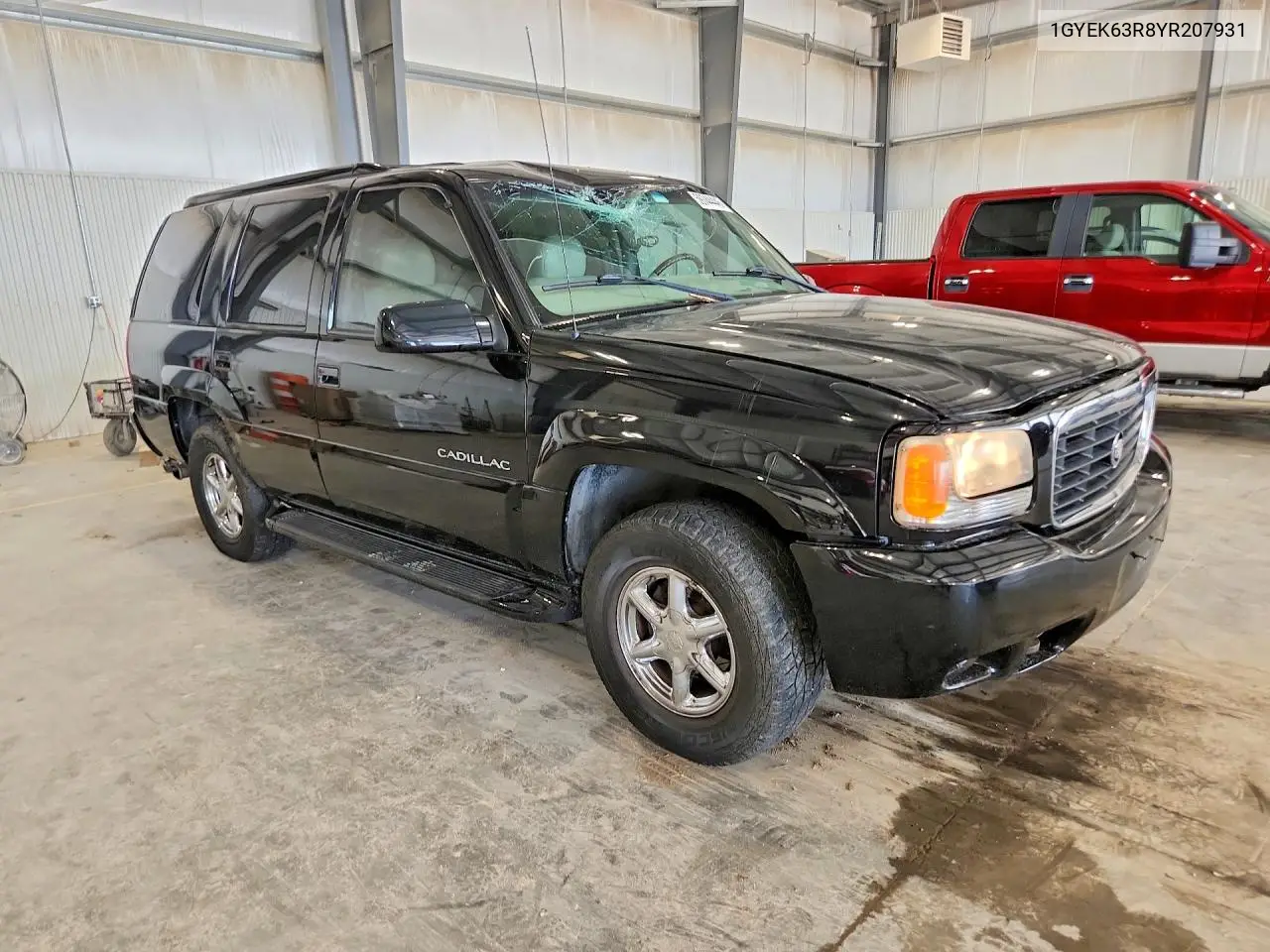 2000 Cadillac Escalade Luxury VIN: 1GYEK63R8YR207931 Lot: 59744446