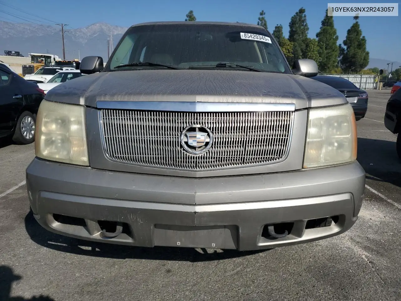 1GYEK63NX2R243057 2002 Cadillac Escalade Luxury