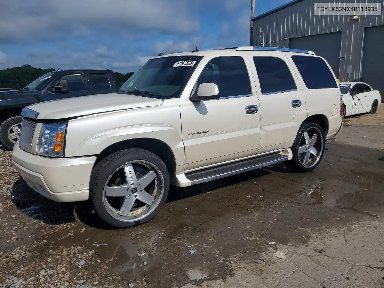 2004 Cadillac Escalade Luxury VIN: 1GYEK63NX4R118935 Lot: 61061306