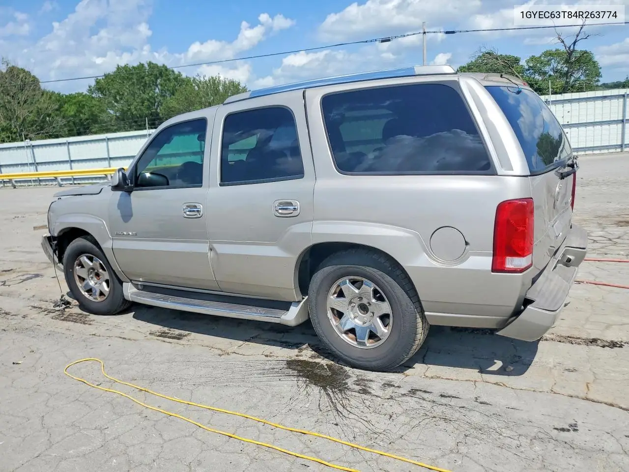 2004 Cadillac Escalade Luxury VIN: 1GYEC63T84R263774 Lot: 61719576