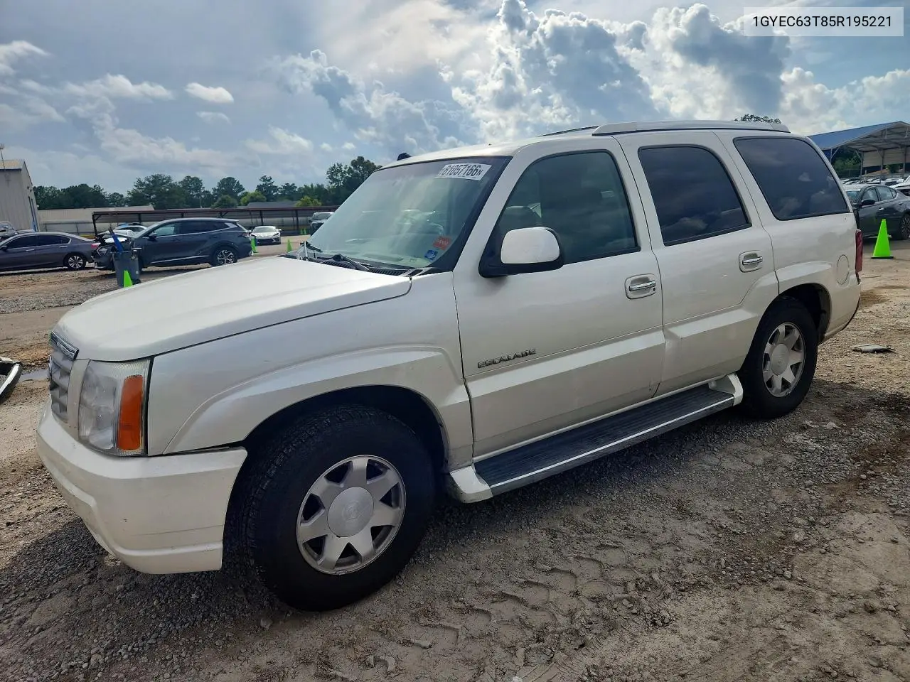 2005 Cadillac Escalade Luxury VIN: 1GYEC63T85R195221 Lot: 61057166