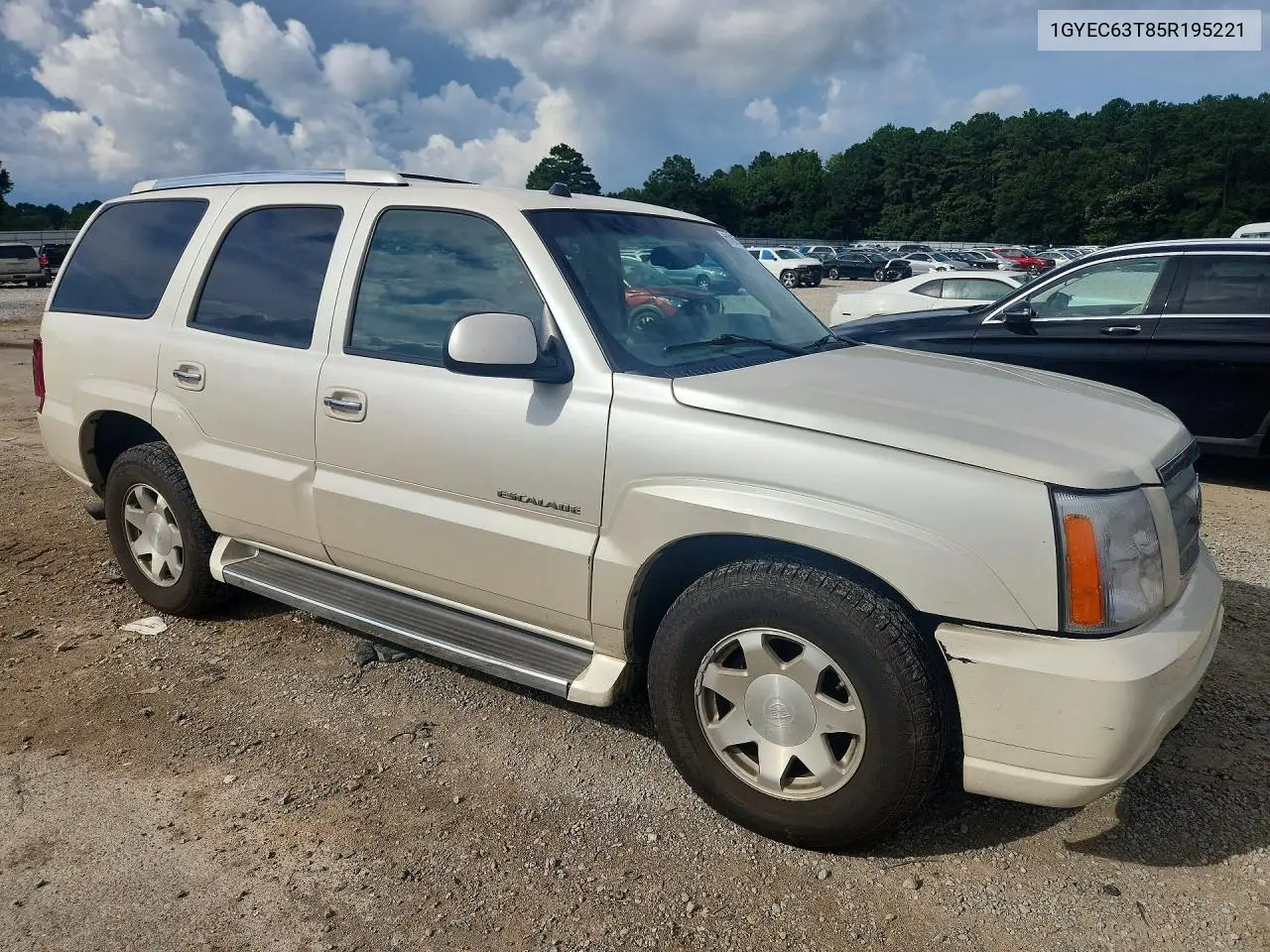 2005 Cadillac Escalade Luxury VIN: 1GYEC63T85R195221 Lot: 61057166
