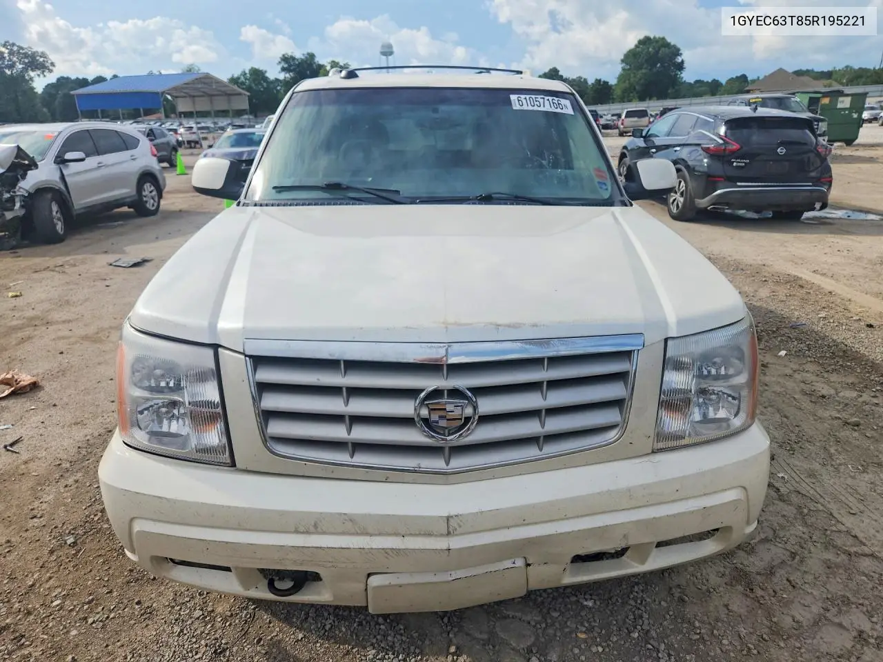 2005 Cadillac Escalade Luxury VIN: 1GYEC63T85R195221 Lot: 61057166