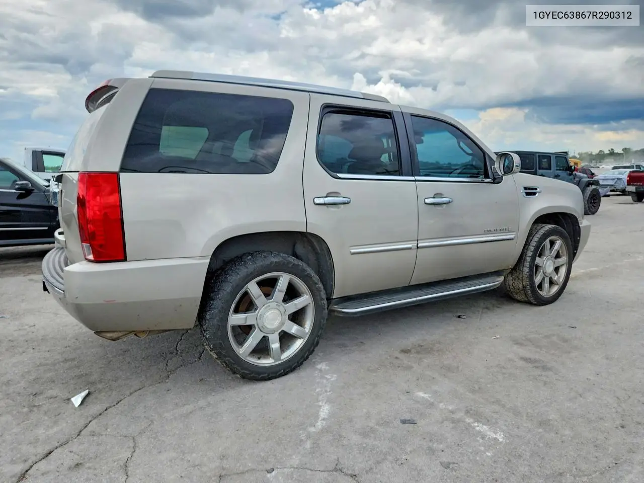 2007 Cadillac Escalade Luxury VIN: 1GYEC63867R290312 Lot: 60893836