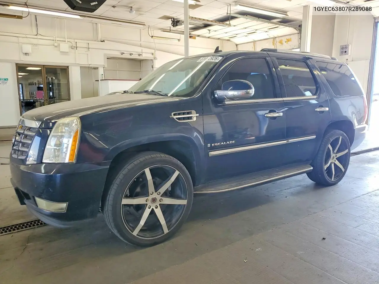 2007 Cadillac Escalade Luxury VIN: 1GYEC63807R289088 Lot: 61062926