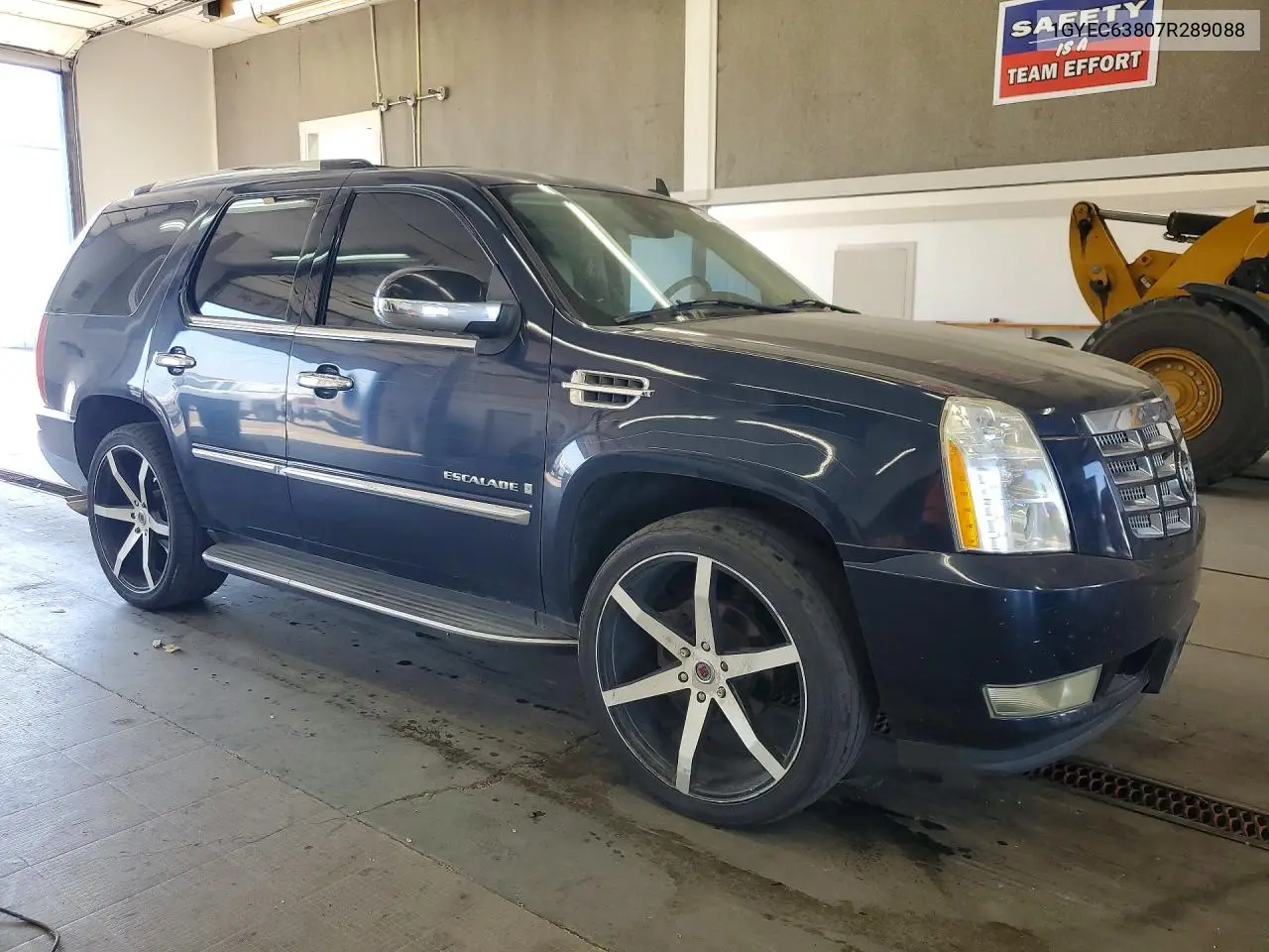 2007 Cadillac Escalade Luxury VIN: 1GYEC63807R289088 Lot: 61062926