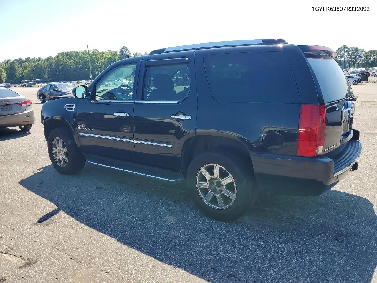 2007 Cadillac Escalade Luxury VIN: 1GYFK63807R332092 Lot: 61353366