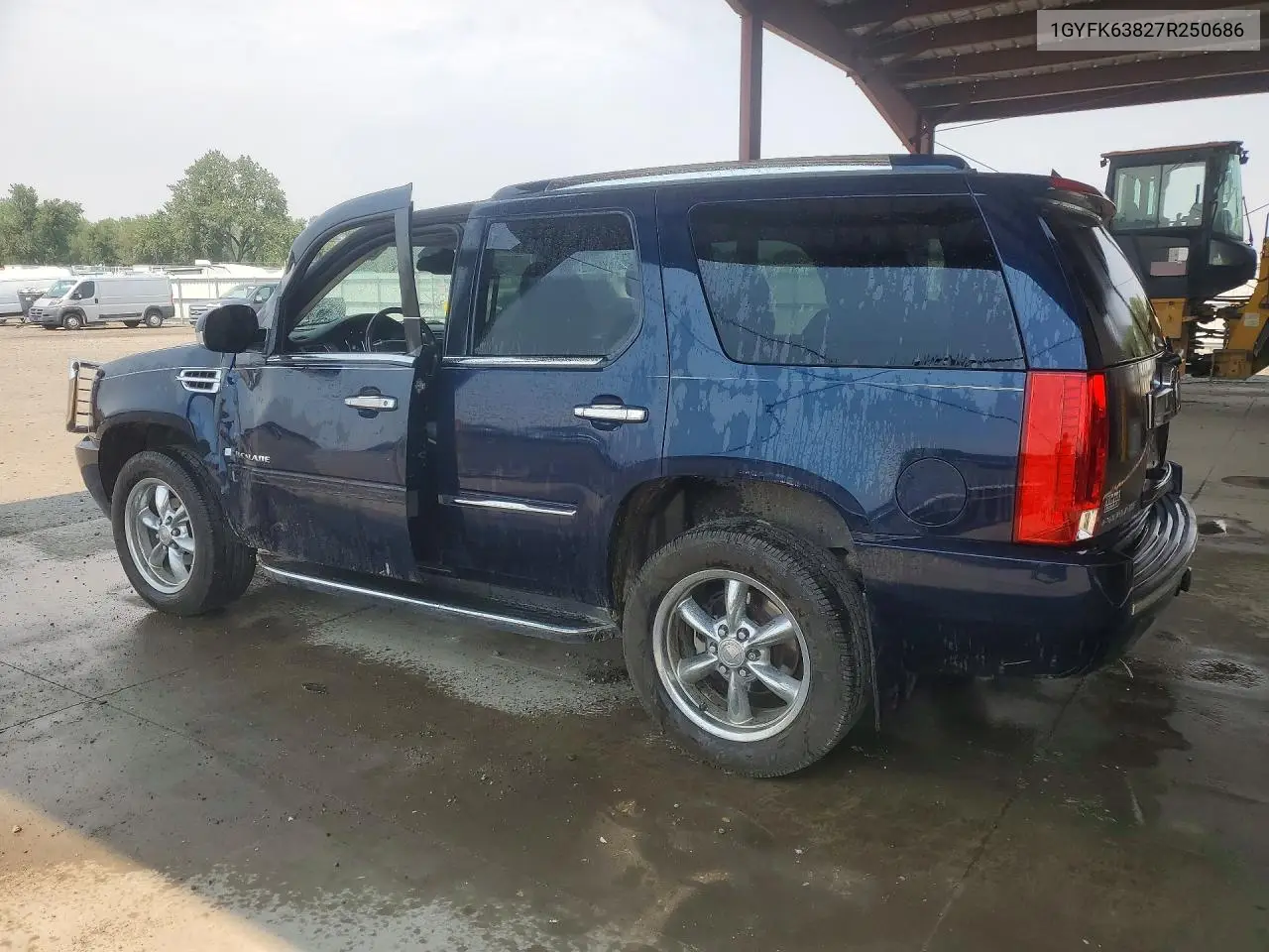 2007 Cadillac Escalade Luxury VIN: 1GYFK63827R250686 Lot: 61884366