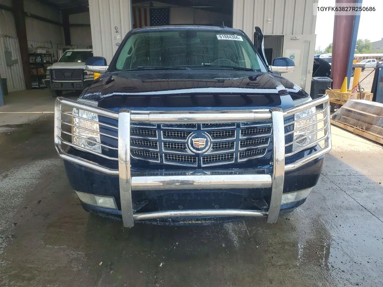2007 Cadillac Escalade Luxury VIN: 1GYFK63827R250686 Lot: 61884366
