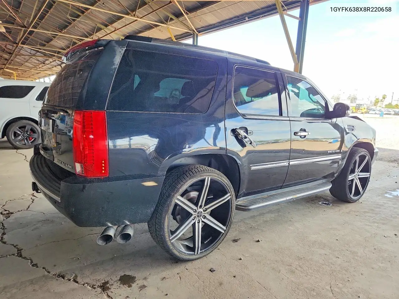 2008 Cadillac Escalade Luxury VIN: 1GYFK638X8R220658 Lot: 61556866