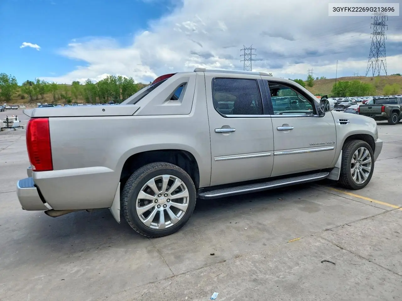 2009 Cadillac Escalade Ext Luxury VIN: 3GYFK22269G213696 Lot: 59817596