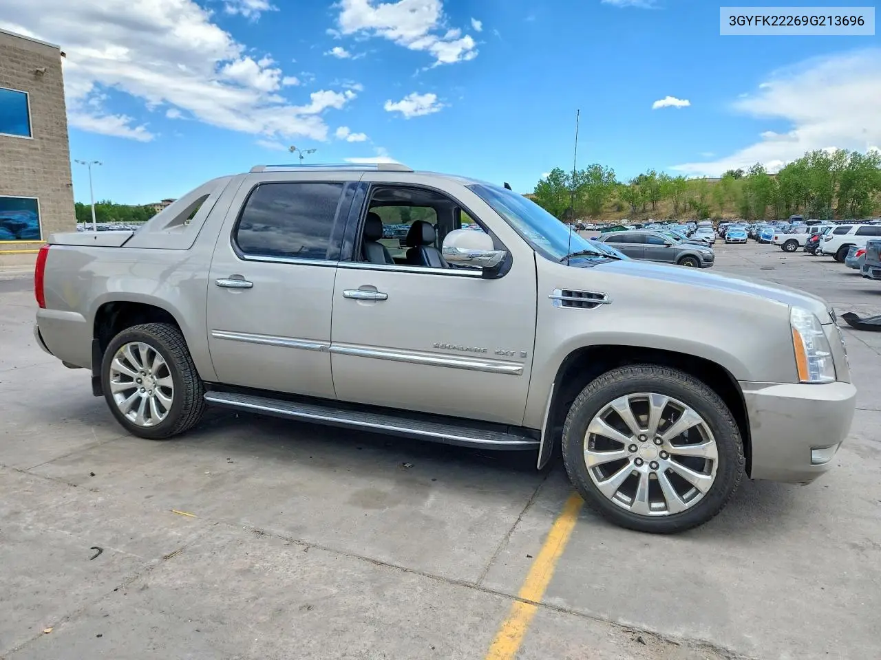 2009 Cadillac Escalade Ext Luxury VIN: 3GYFK22269G213696 Lot: 59817596