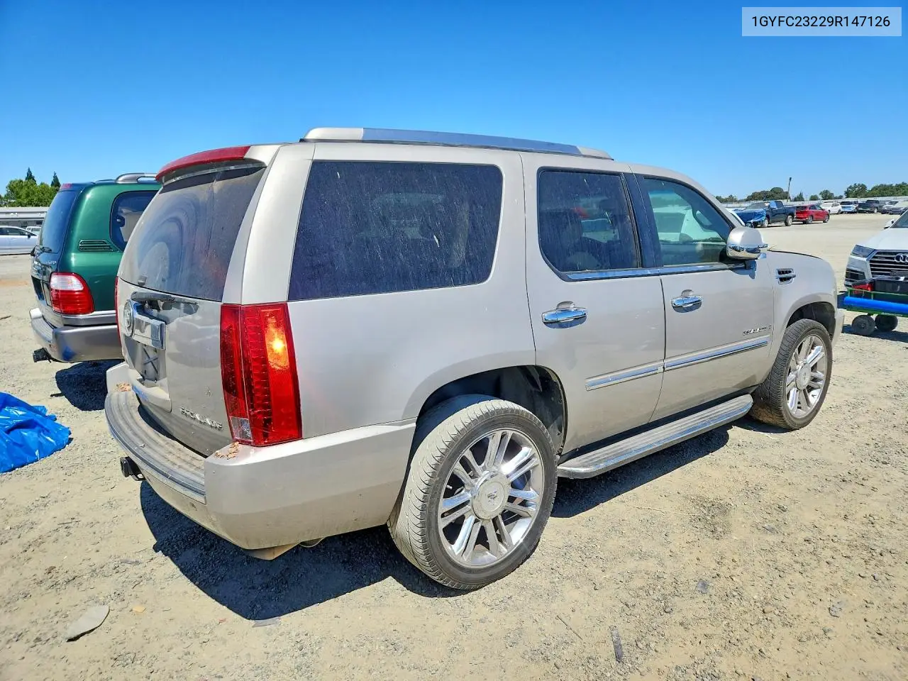 2009 Cadillac Escalade Luxury VIN: 1GYFC23229R147126 Lot: 59897966