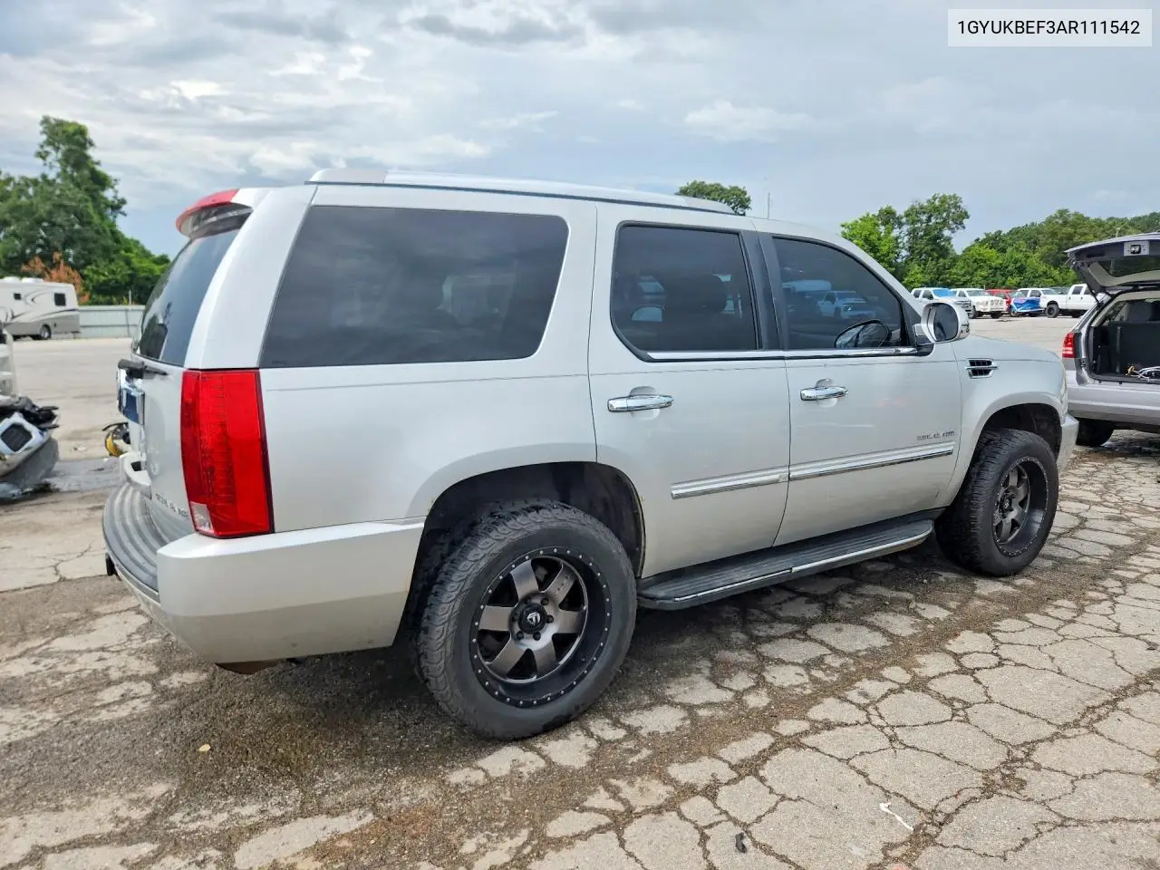 2010 Cadillac Escalade Luxury VIN: 1GYUKBEF3AR111542 Lot: 61297406