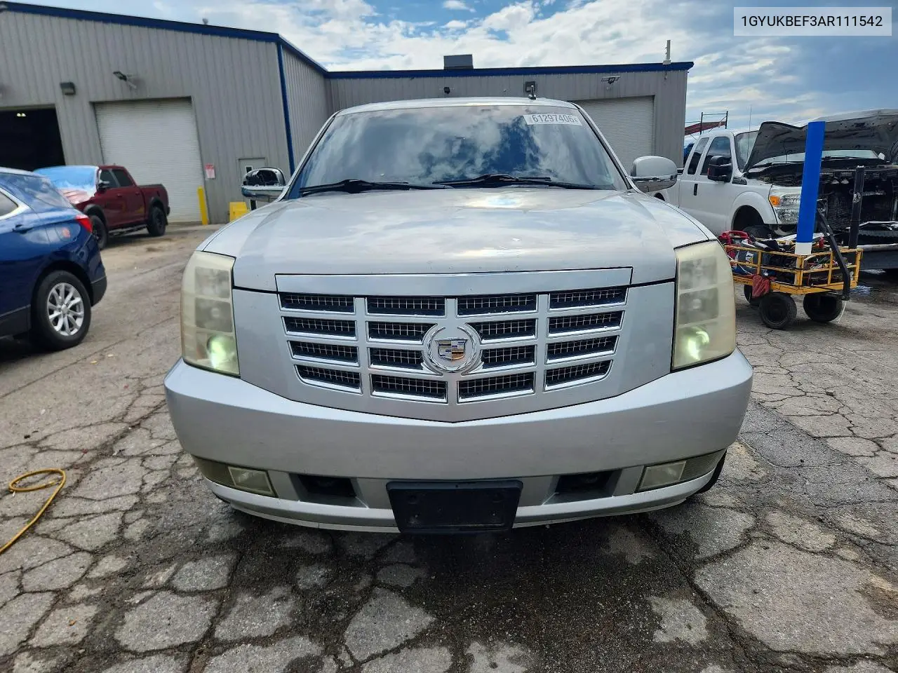 2010 Cadillac Escalade Luxury VIN: 1GYUKBEF3AR111542 Lot: 61297406
