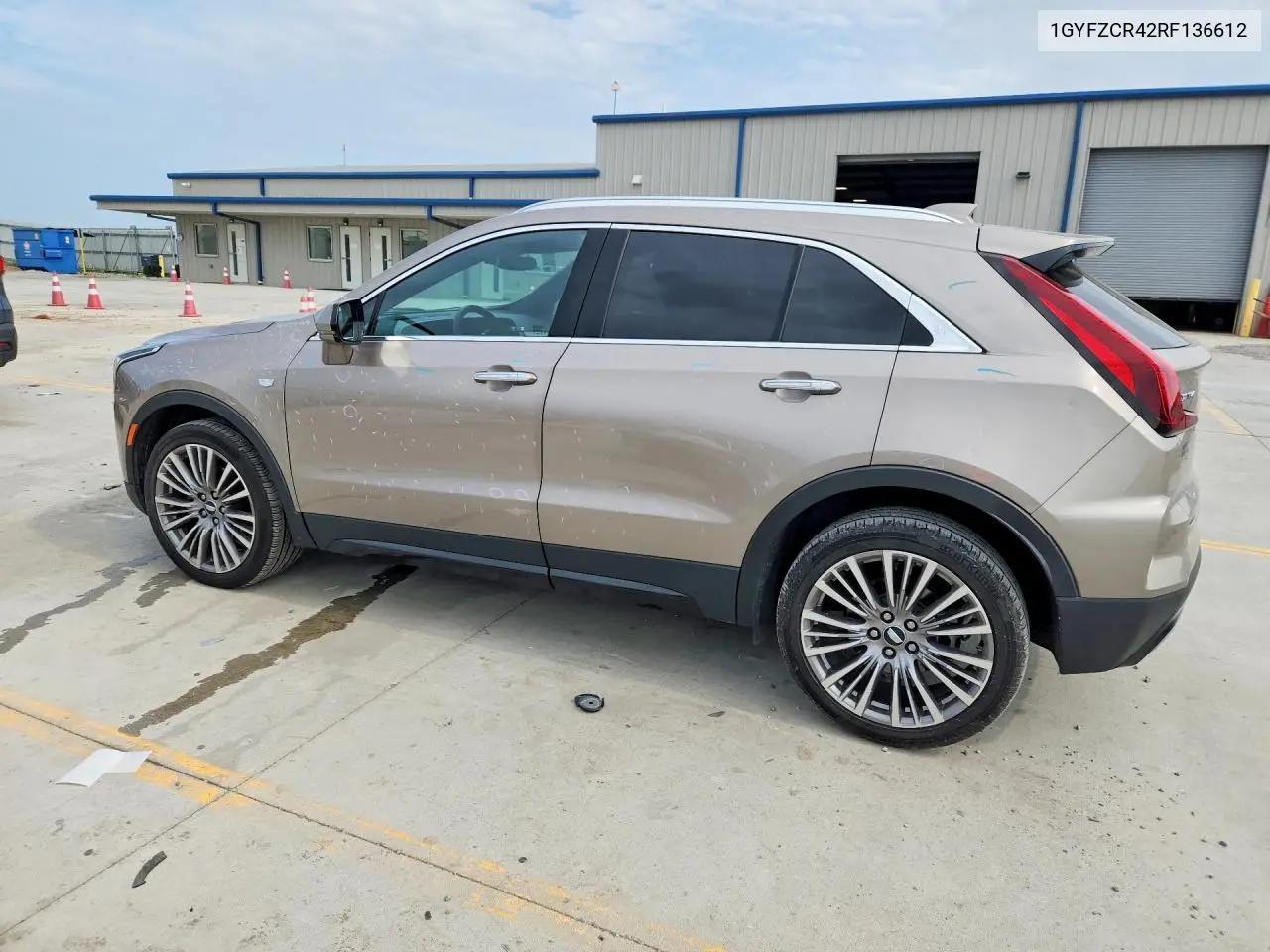 2024 Cadillac Xt4 Premium Luxury VIN: 1GYFZCR42RF136612 Lot: 60120906