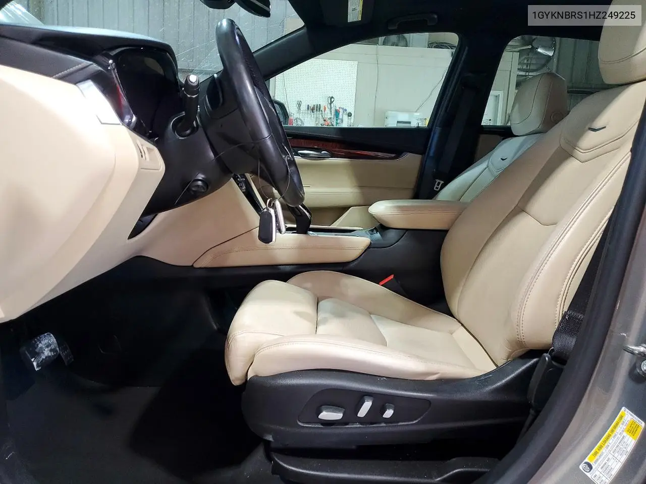 2017 Cadillac Xt5 Luxury VIN: 1GYKNBRS1HZ249225 Lot: 53734206