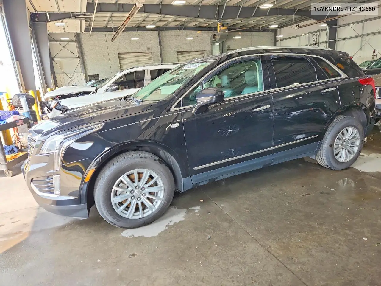 2017 Cadillac Xt5 Luxury VIN: 1GYKNDRS7HZ143650 Lot: 61032216