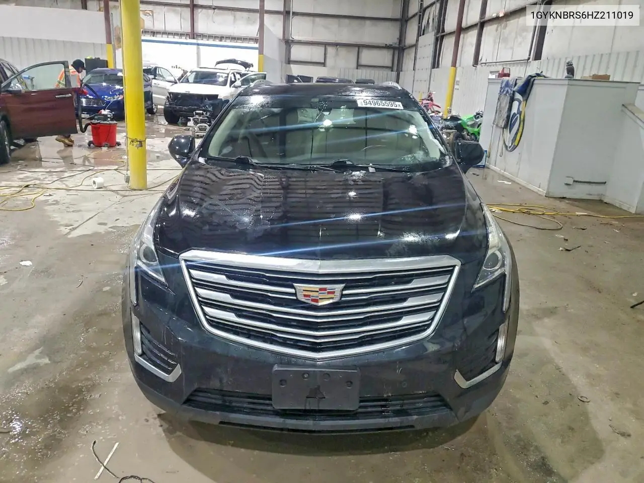 1GYKNBRS6HZ211019 2017 Cadillac Xt5 Luxury