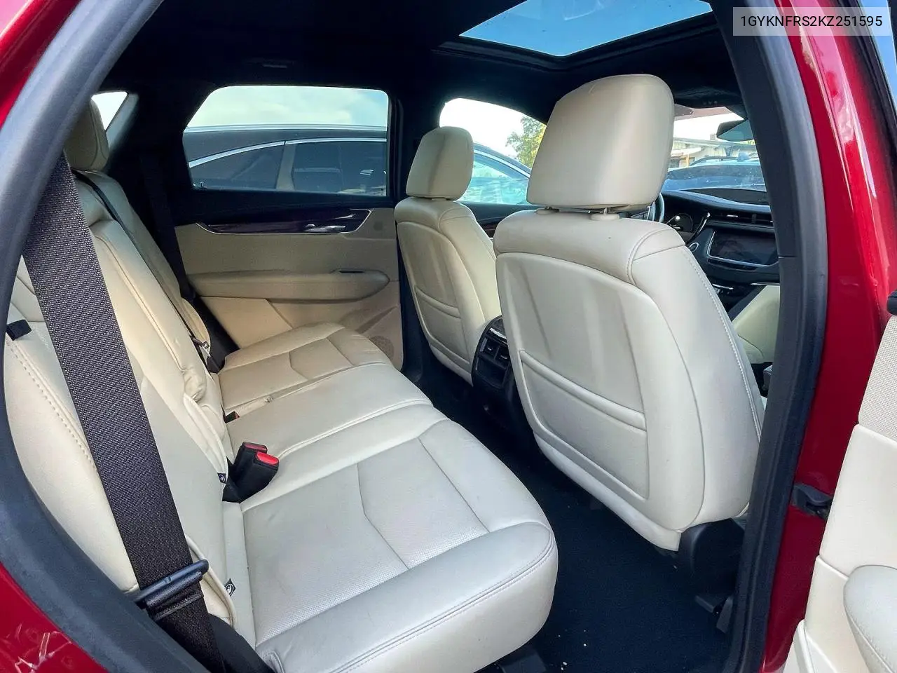 1GYKNFRS2KZ251595 2019 Cadillac Xt5 Premium Luxury