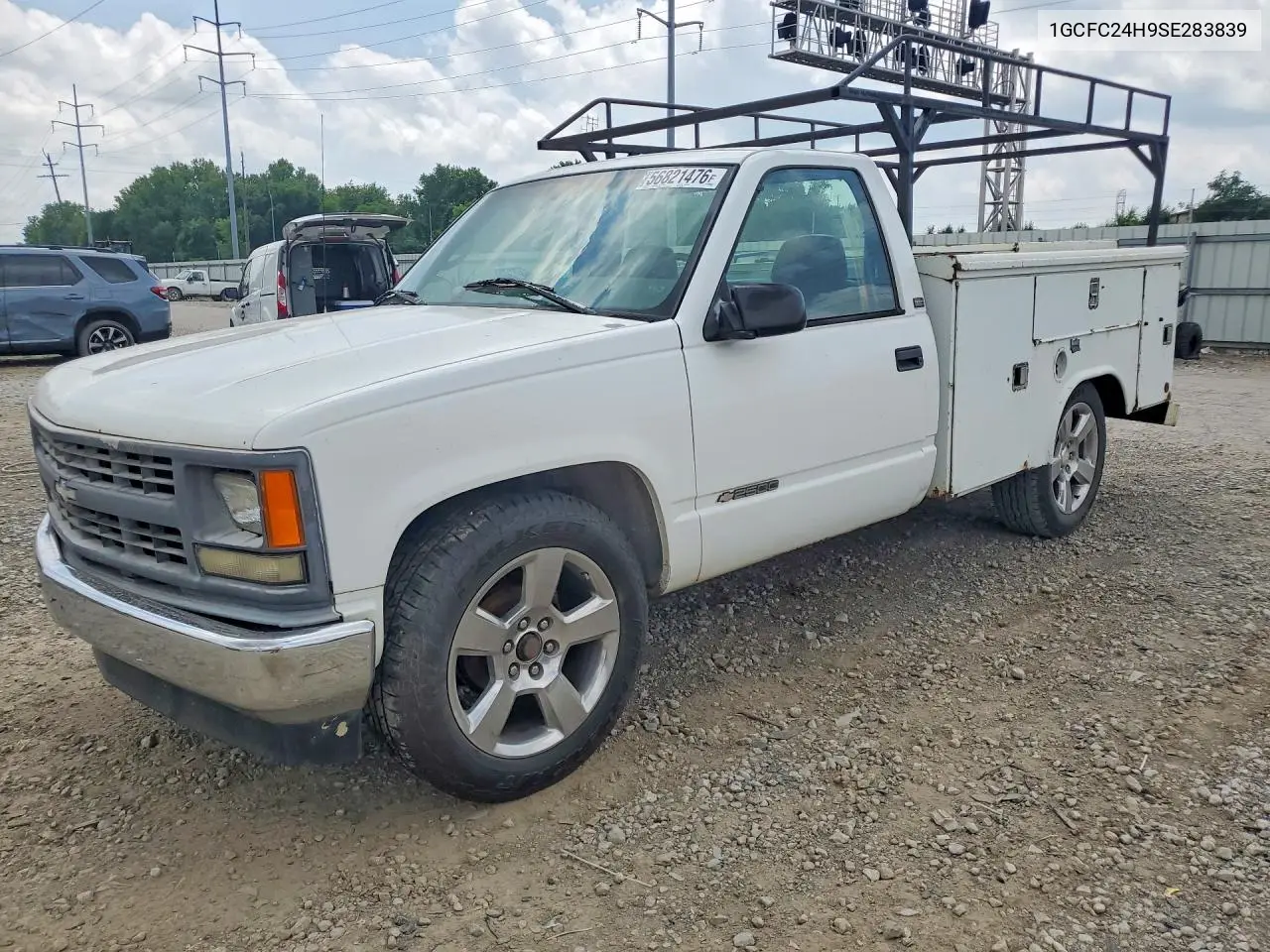 1995 Chev Silverado VIN: 1GCFC24H9SE283839 Lot: 56821476