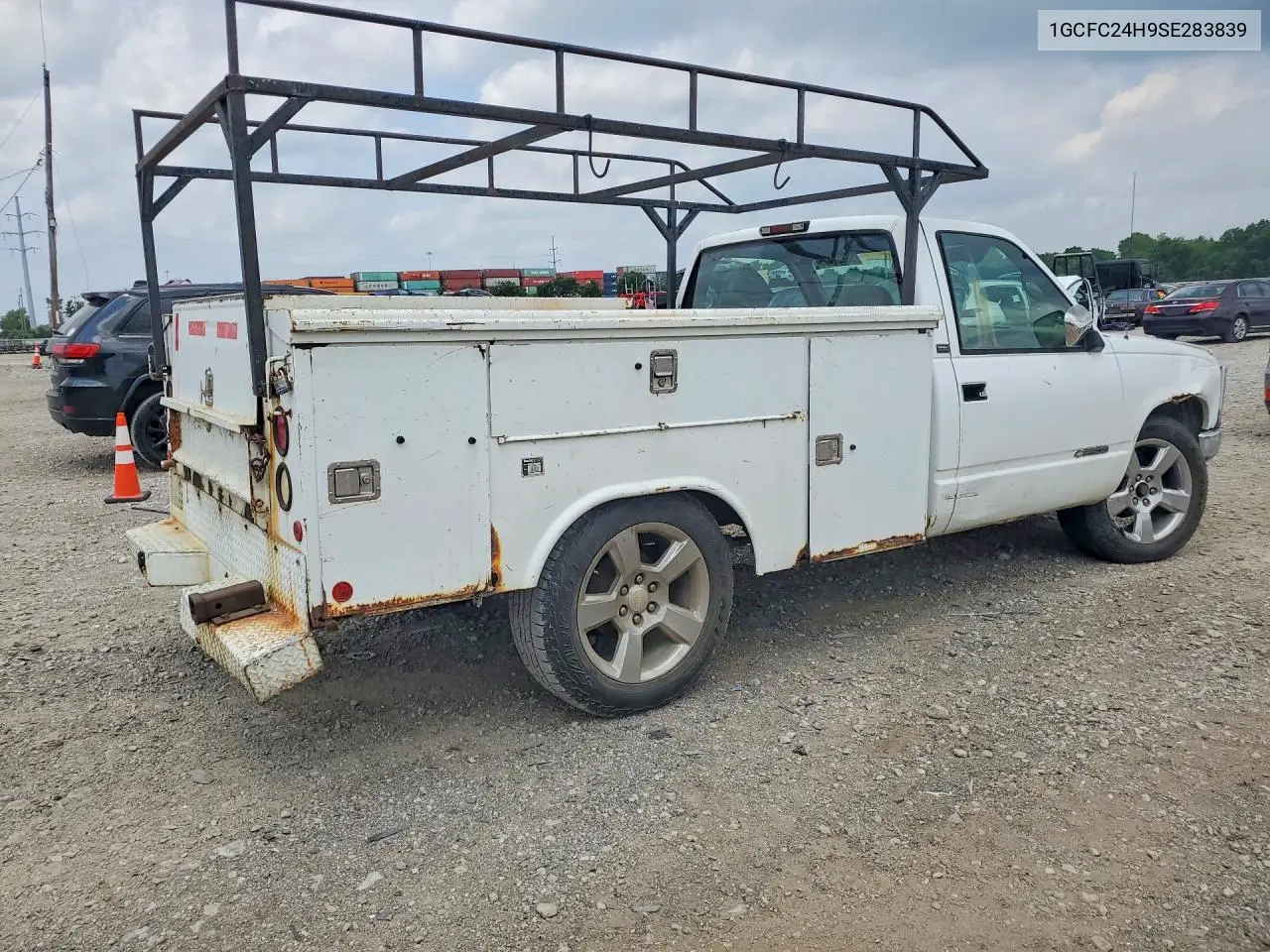 1995 Chev Silverado VIN: 1GCFC24H9SE283839 Lot: 56821476