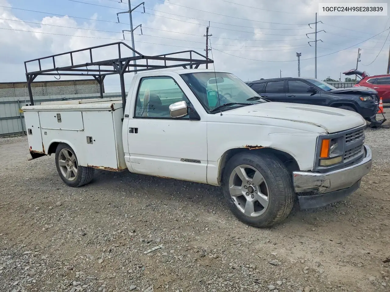 1995 Chev Silverado VIN: 1GCFC24H9SE283839 Lot: 56821476