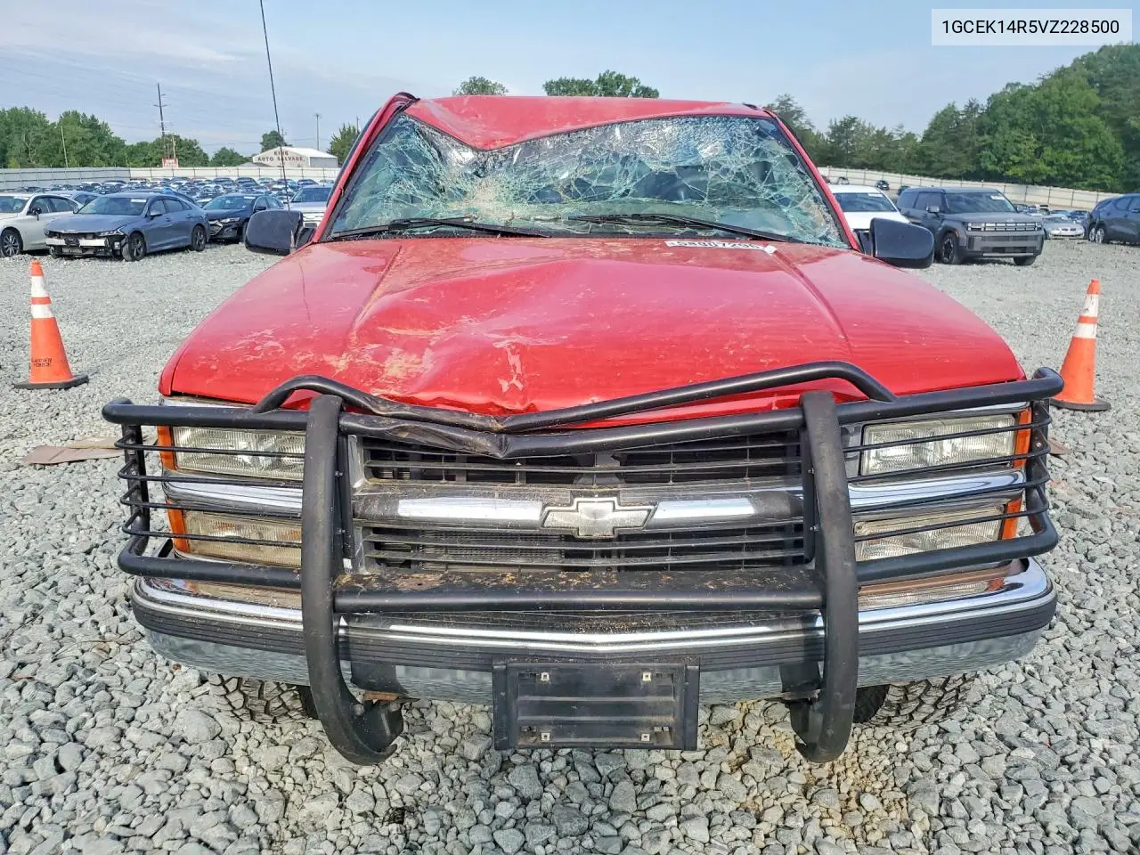 1997 Chevrolet Gmt-400 K1500 VIN: 1GCEK14R5VZ228500 Lot: 58807296