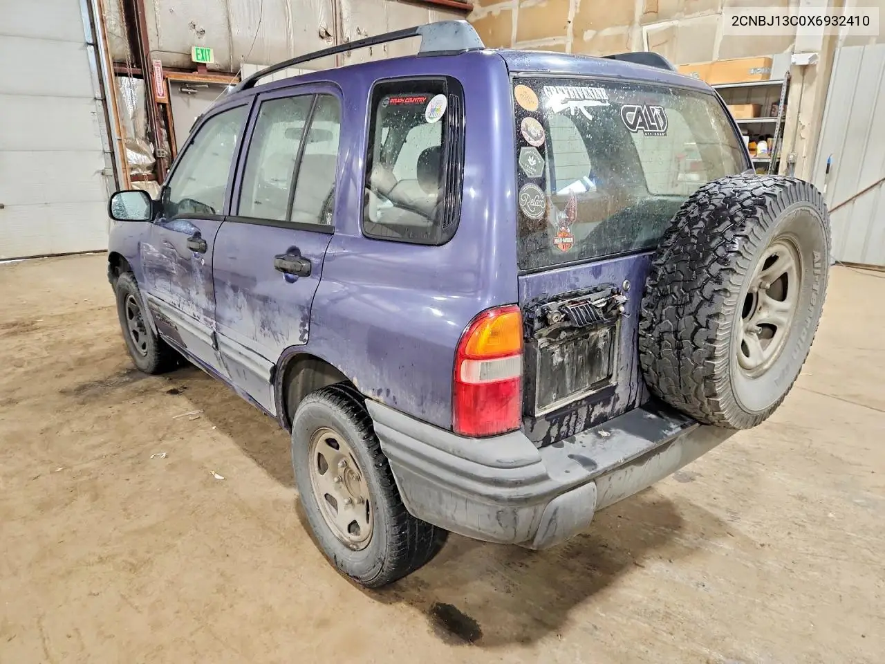 1999 Chevrolet Tracker VIN: 2CNBJ13C0X6932410 Lot: 58475236