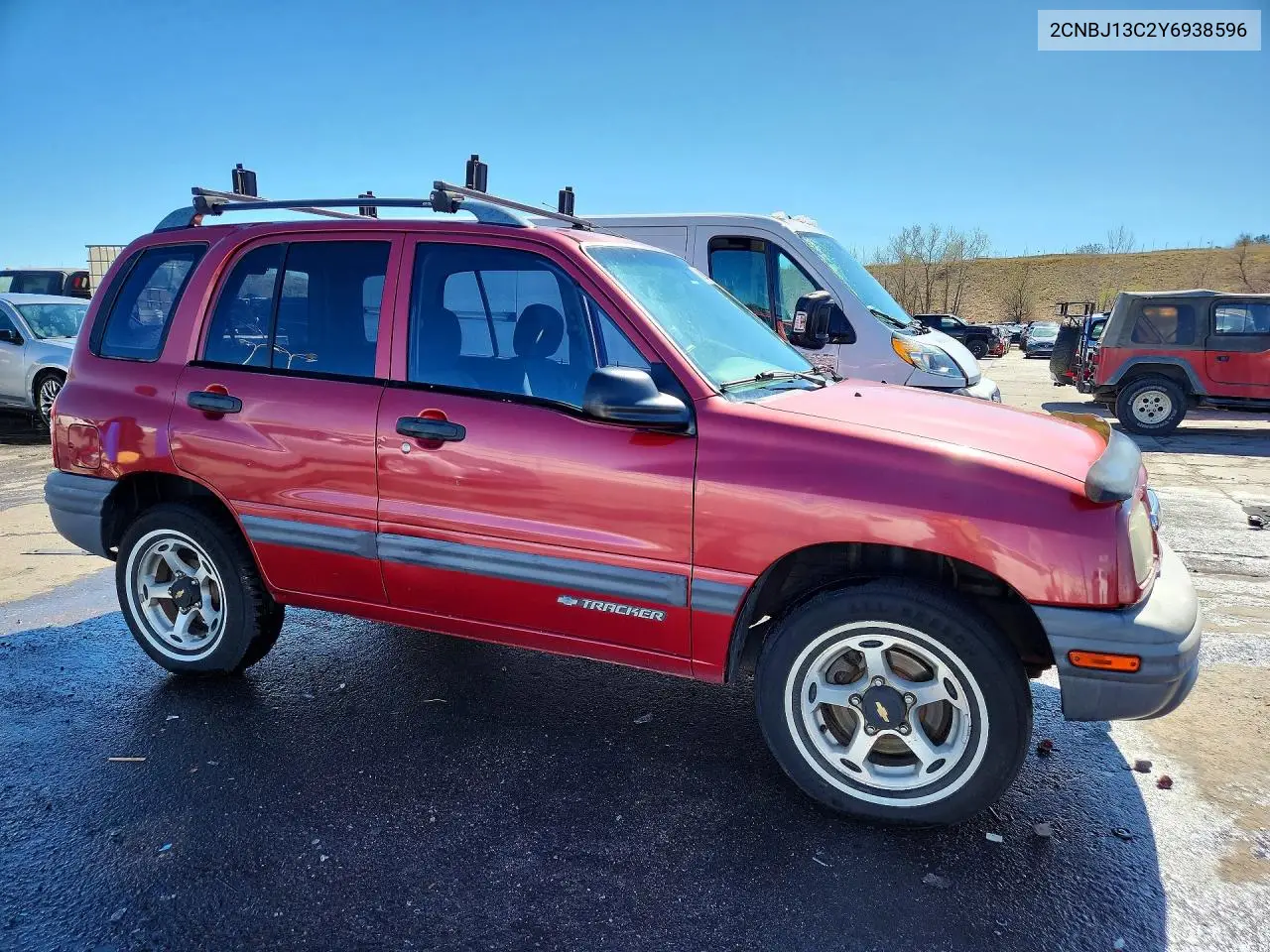 2000 Chevrolet Tracker VIN: 2CNBJ13C2Y6938596 Lot: 48461046