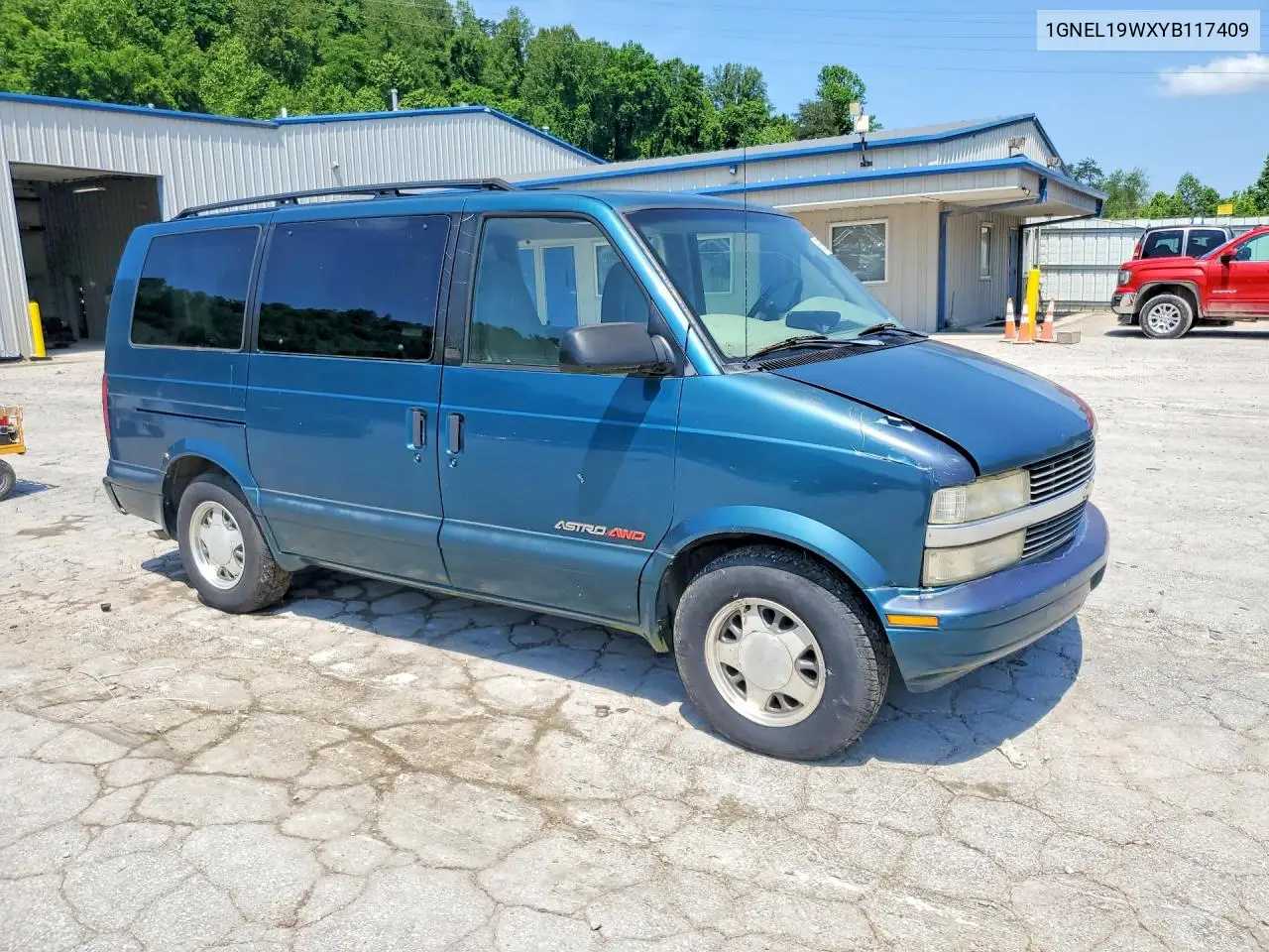 2000 Chevrolet Astro VIN: 1GNEL19WXYB117409 Lot: 55065726