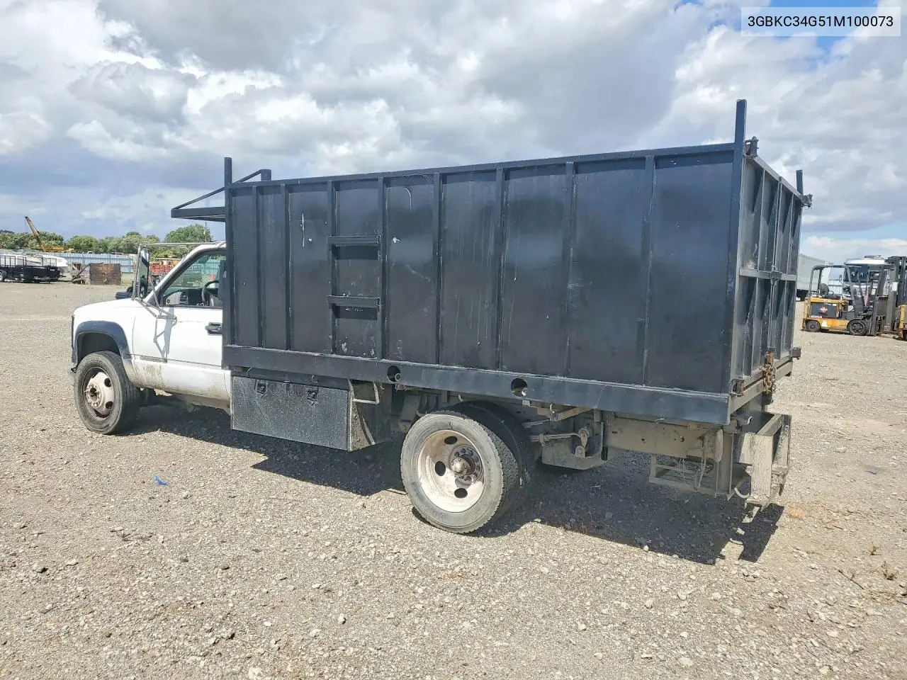2001 Chevrolet Silverado Dump Truck VIN: 3GBKC34G51M100073 Lot: 54714636