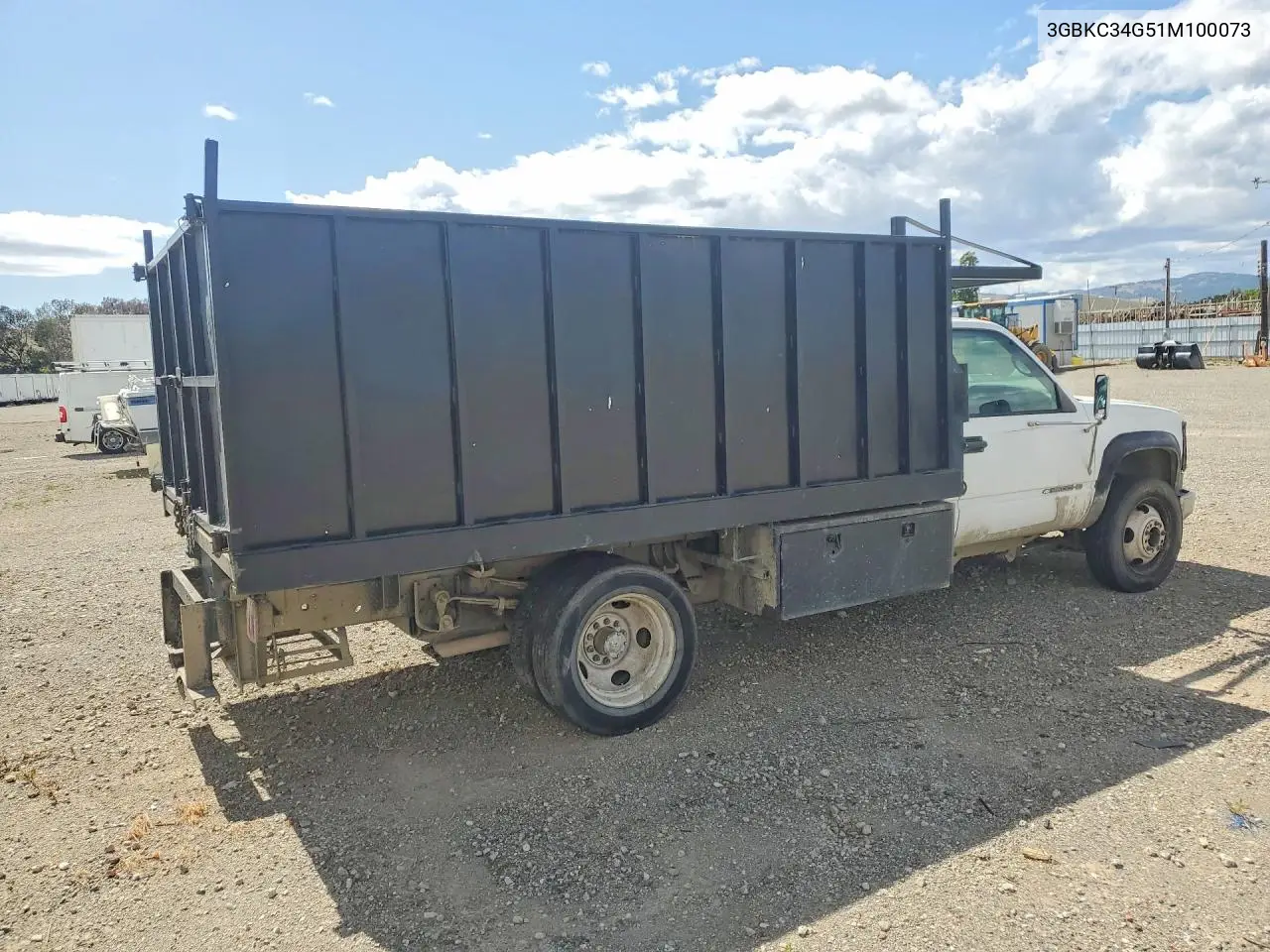 2001 Chevrolet Silverado Dump Truck VIN: 3GBKC34G51M100073 Lot: 54714636