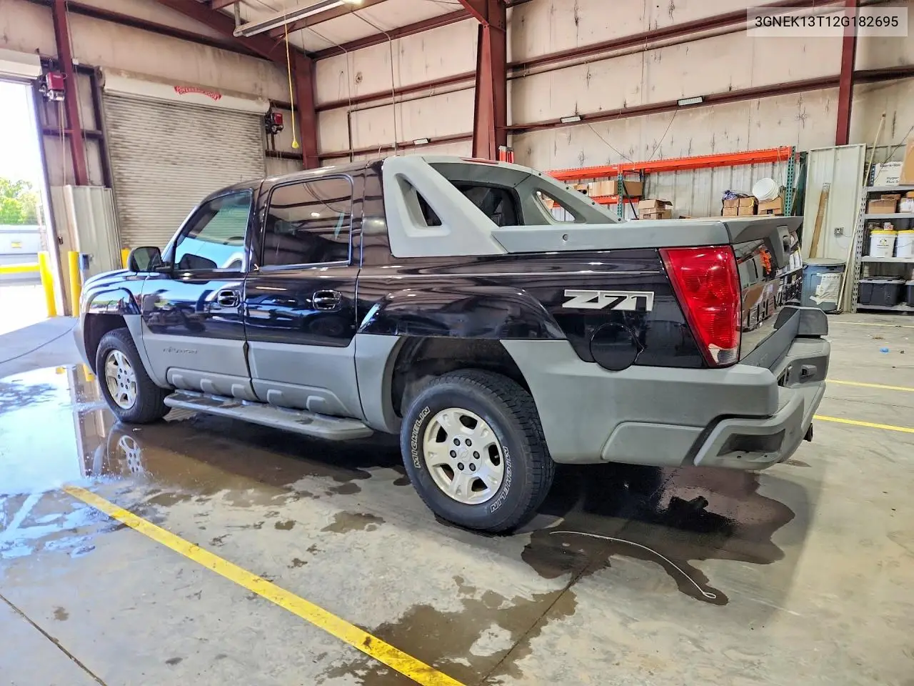 2002 Chevrolet Avalanche K1500 VIN: 3GNEK13T12G182695 Lot: 52551856