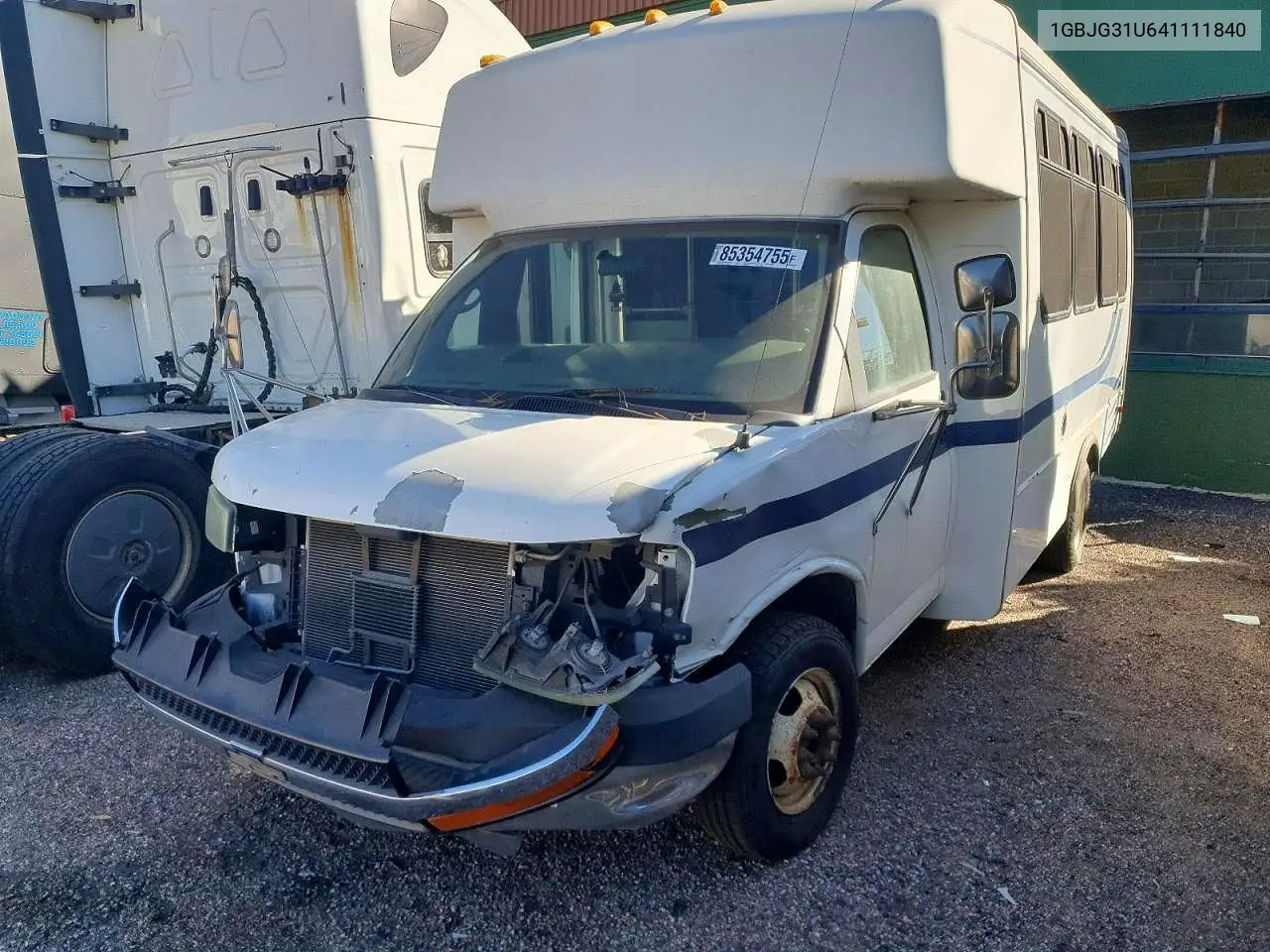 1GBJG31U641111840 2004 Chevrolet Express G3500