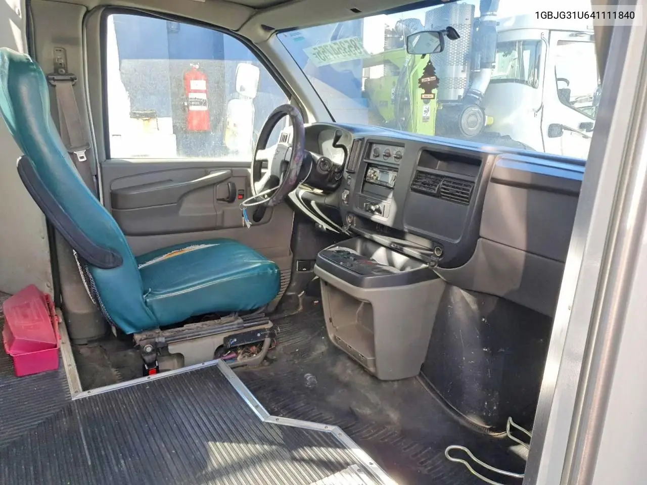 1GBJG31U641111840 2004 Chevrolet Express G3500