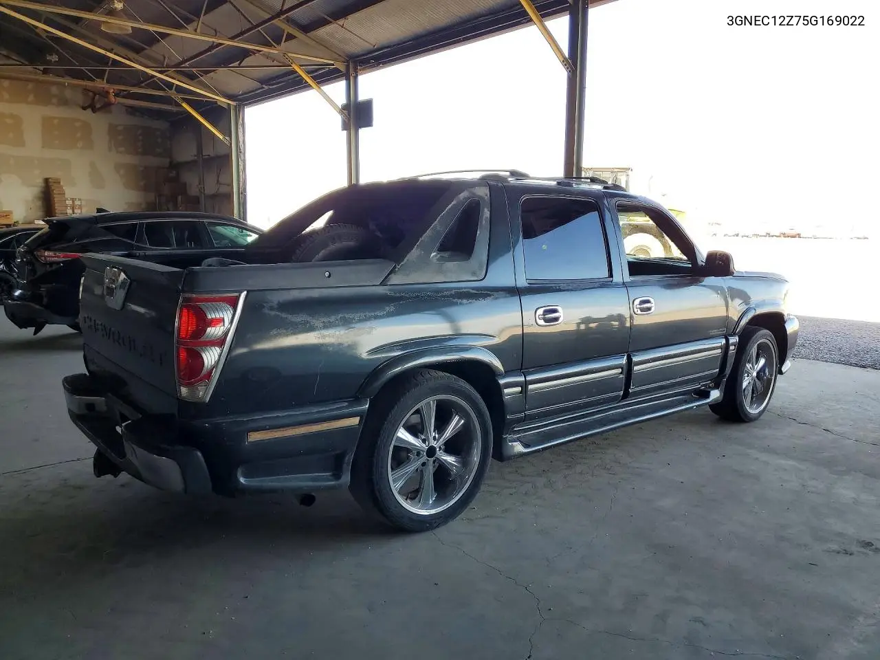 2005 Chevrolet Avalanche C1500 VIN: 3GNEC12Z75G169022 Lot: 57695286