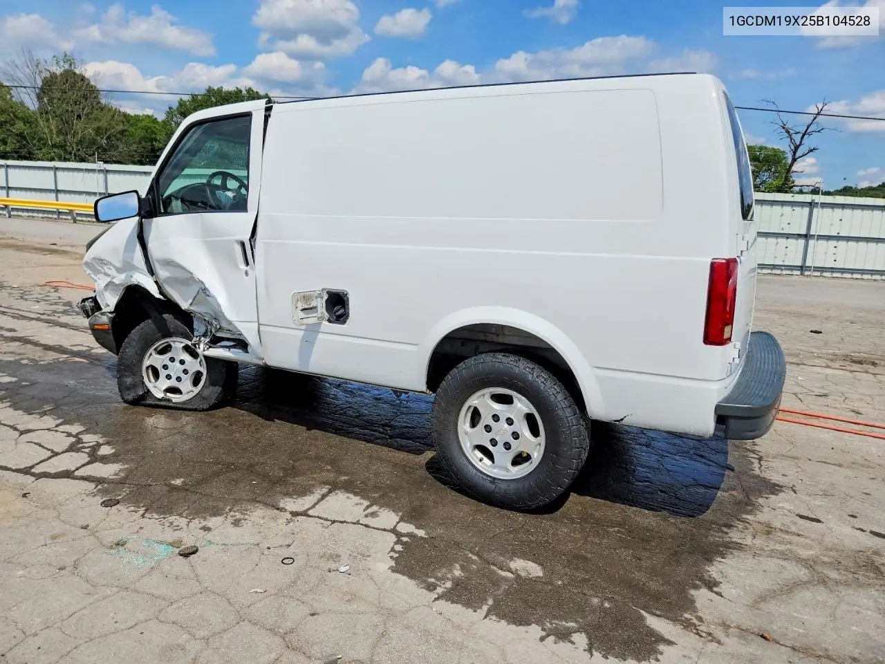 2005 Chevrolet Astro Van Delivery Van VIN: 1GCDM19X25B104528 Lot: 58493576
