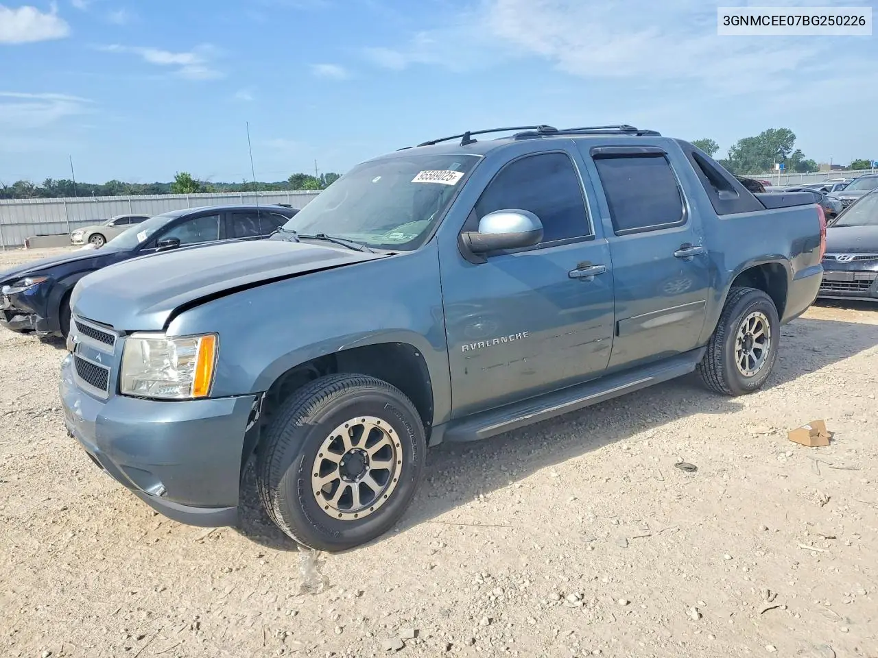 2011 Chevrolet Avalanche Ls VIN: 3GNMCEE07BG250226 Lot: 95589025
